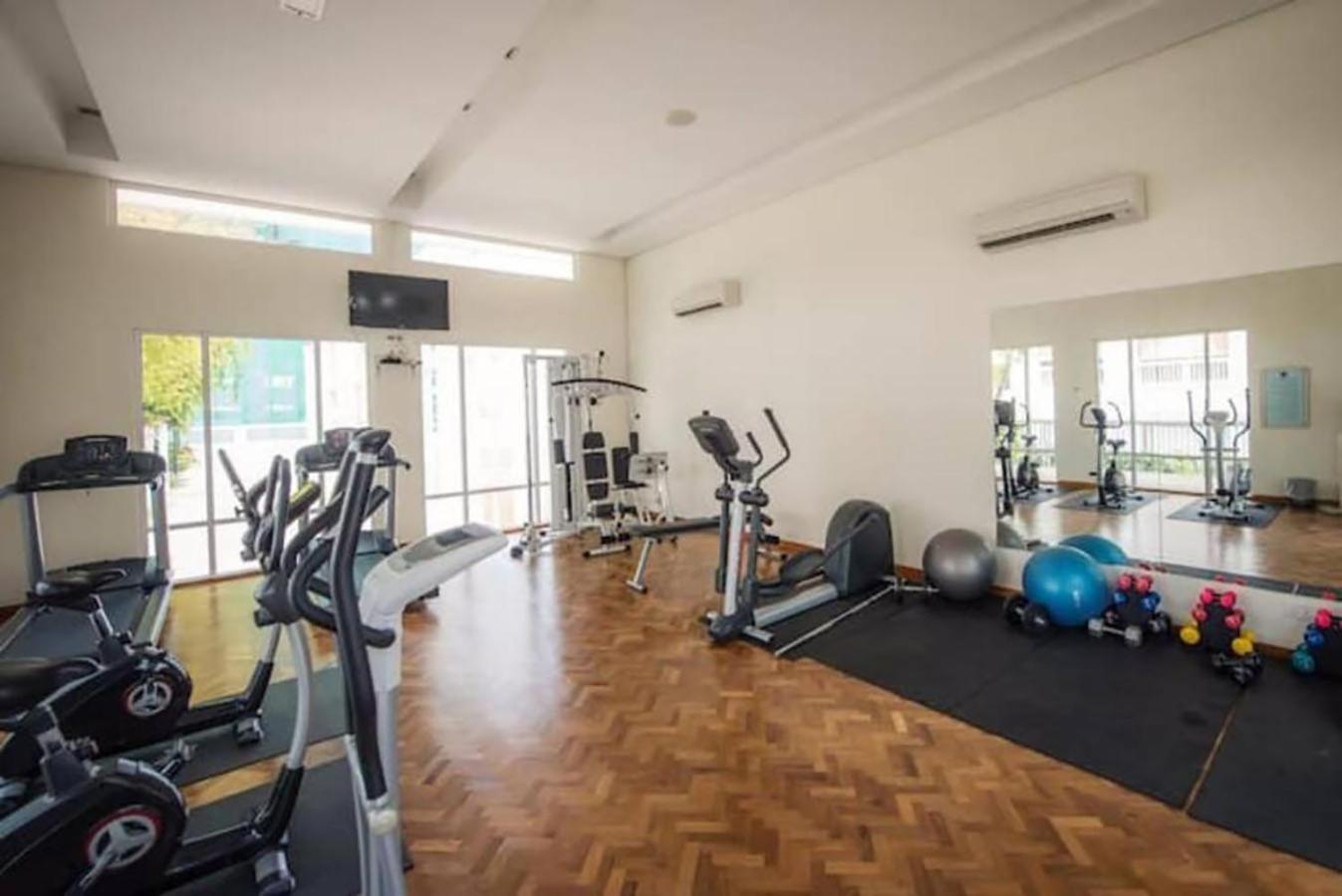 Tree Premier Suite Strait Quay Luxury Marina Suite Tanjung Tokong Экстерьер фото