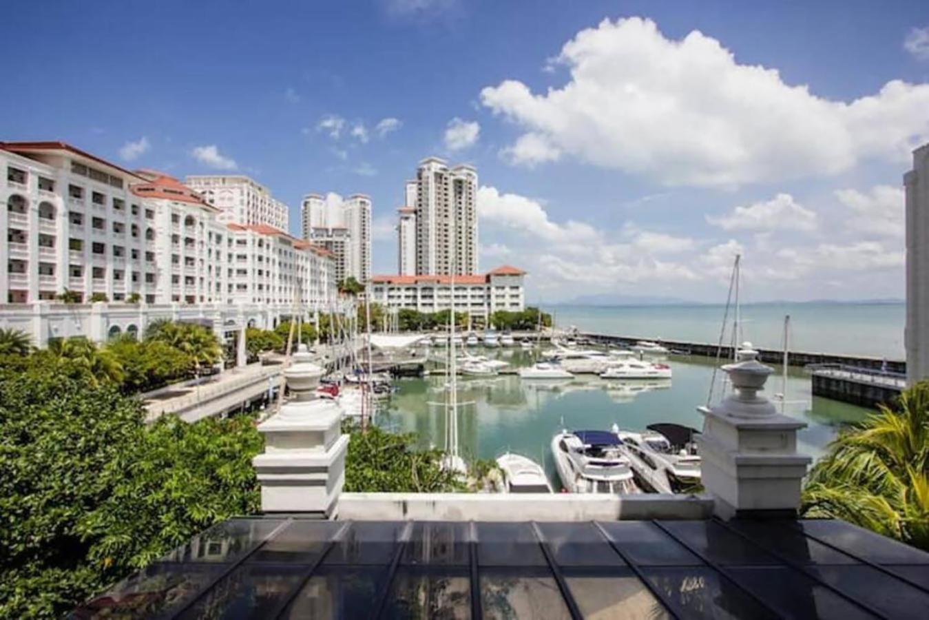 Tree Premier Suite Strait Quay Luxury Marina Suite Tanjung Tokong Экстерьер фото